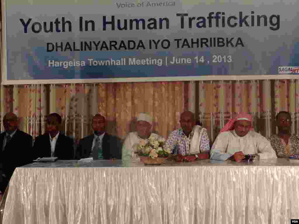 Laanta Af-Soomaaliga ee VOA oo &quot;Kulan Dadweyne&quot; oo looga hadlayo Dhalinyarada iyo Tahriibka ku qabatay magaalda Hargeysa, June 14, 2013.