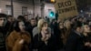 Pristalice srpske opozicije na protestu u Beogradu (AP/Marko Drobnjakovic)