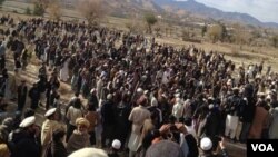 په شمالي وزيرستان کې خلک د کرفيو په ضد احتجاجي مظاهره کوي