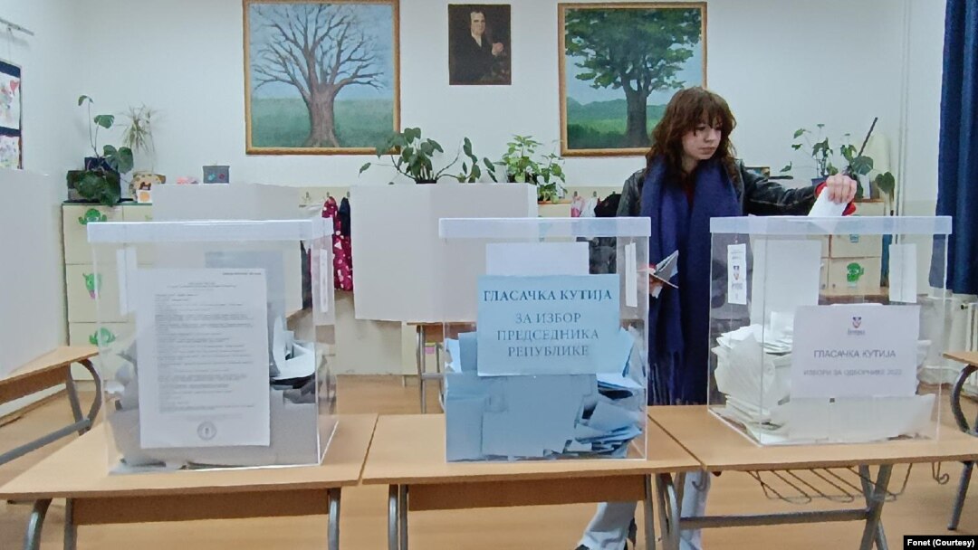 Glasanje na biračkom mestu u Beogradu (Fonet)