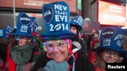 31일 밤과 1일 새벽 미국 뉴욕에서 열린 2014년 새해 맞이 행사에 많은 인파가 몰렸다.