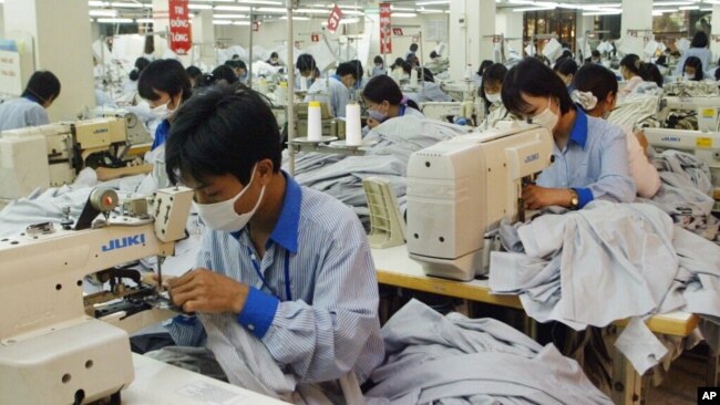 Rất nhiều công nhân Việt Nam bị mất việc khi các hãng xưởng bị đóng cửa trong thời gian bùng phát dịch năm 2021.