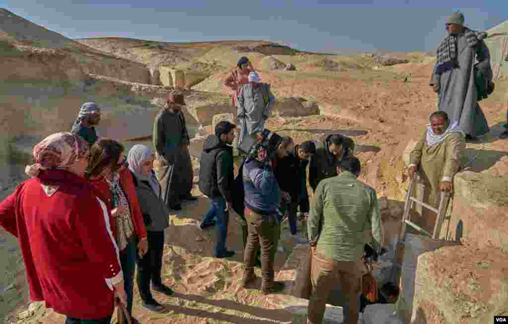 The Egyptian Ministry of Tourism and Antiquities is now able to continue its excavation projects in Minya Province, where the Egyptian Archaeological Mission recently uncovered several late period communal tombs. (Hamada Elrasam/VOA) 