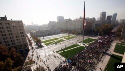 Las protestas de los estudiantes en Chile obligaron al gobierno a considerar una reforma educacional.