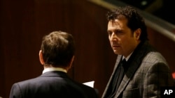 Francesco Schettino menghadiri sidang di pengadilan Grosseto, Italia (11/2).