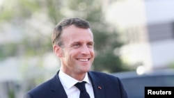 Le président français Emmanuel Macron arrive pour un dîner informel avant le sommet avec les dirigeants des six pays des Balkans occidentaux à Sofia, en Bulgarie, le 16 mai 2018.