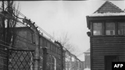 Từ năm 1940 tới năm 1945, trên 4 triệu người, đa số là người Do Thái, đã bị bức tử tại trại tử thần trước đây của Đức Quốc xã.