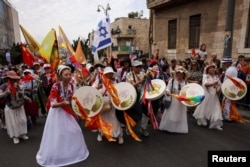 زائران در جشن سوکوت در اورشلیم