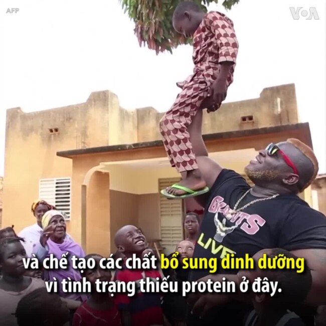Từ đáng sợ đến đáng yêu: Lực sĩ mạnh nhất Burkina Faso