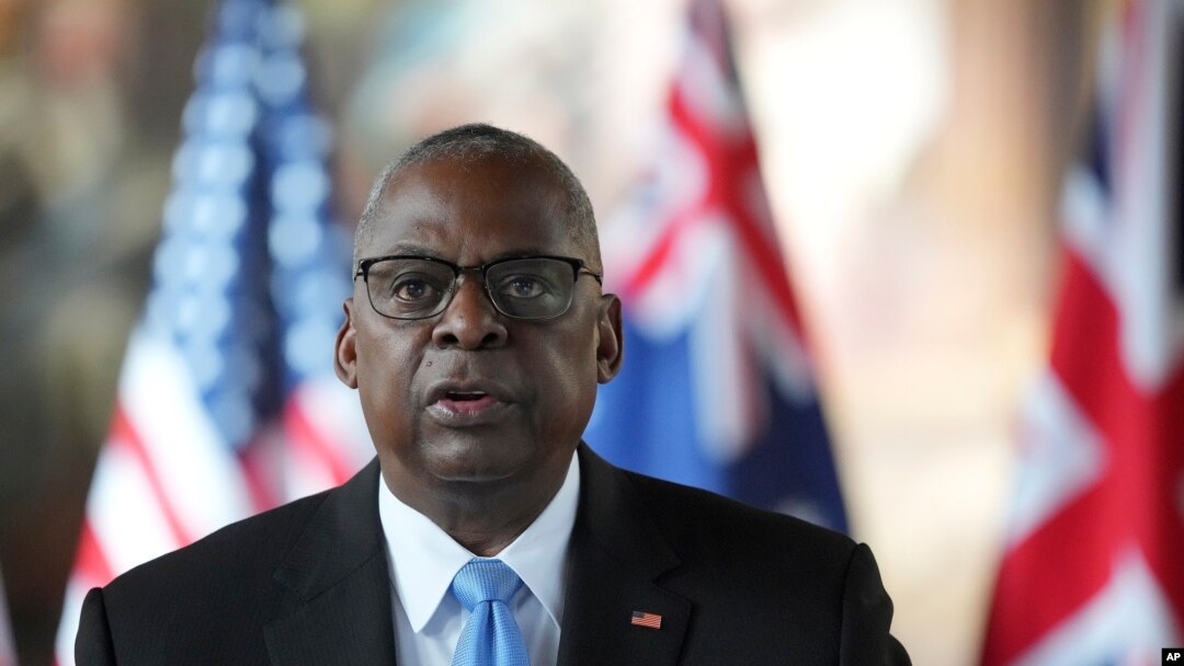 ARCHIVO - El secretario de Defensa estadounidense, Lloyd Austin, habla el 26 de septiembre de 2024 en Greenwich, Londres.