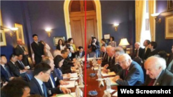 美中两国官员日前在美国首都华盛顿举行贸易谈判 (网络截图) 