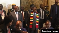 Mutungamiri weZimbabwe, VaEmmerson Mnangagwa nemutungamiri weBotswona VaMokgweetsi Masisi.