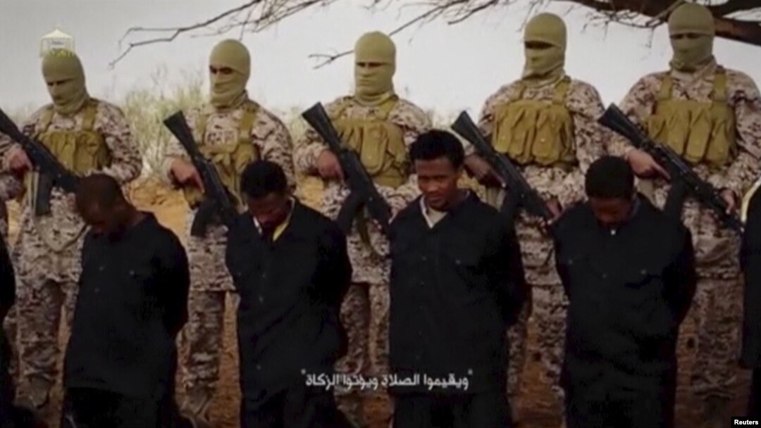 Para militan ISIS di Libya sebelum melakukan eksekusi terhadap para sandera (foto; dok).