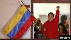 Predsednik Venecuele Ugo Čavez proslavlja pobedu na izborima