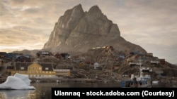 资料照片：格陵兰北部的乌玛纳克镇。