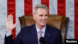 众议院共和党领袖凯文·麦卡锡（Kevin McCarthy）在历经15轮表决后1月7日凌晨当选为第118届国会众议院议长。（路透社）