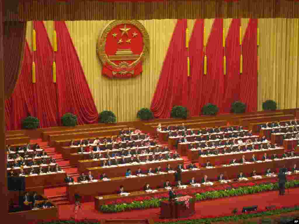 温家宝总理做政府工作报告