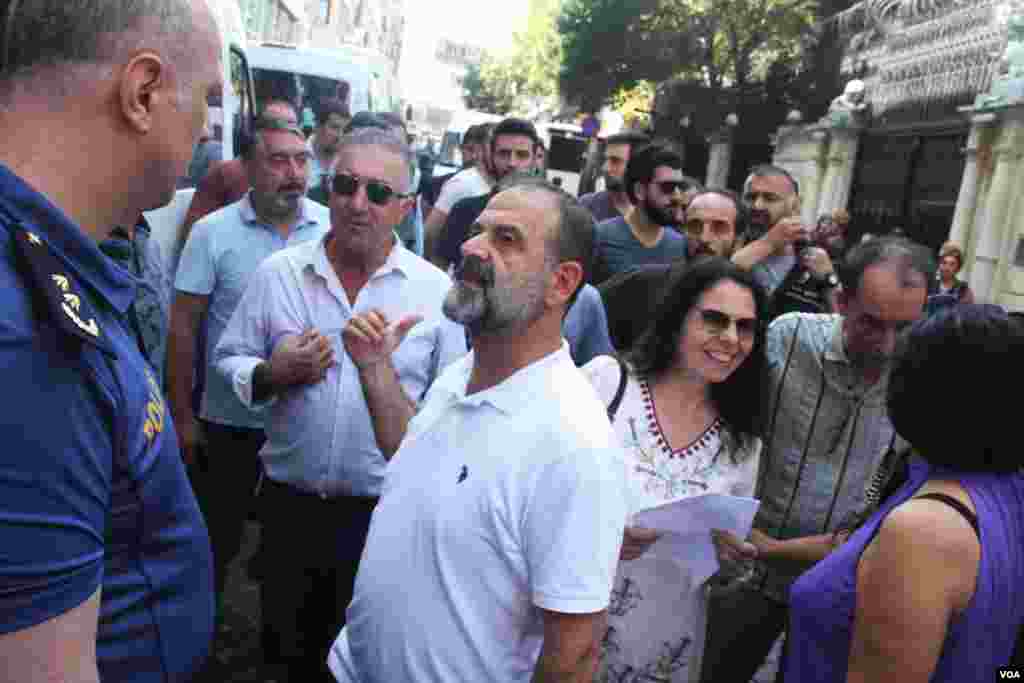 Pro Ramin Hossein Panahi demo in Turkey