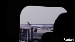 ARCHIVO - Un avión de Turkish Airlines se encuentra en la pista del Aeropuerto Internacional JFK en Nueva York, Estados Unidos, el 21 de marzo de 2017. REUTERS/Lucas Jackson