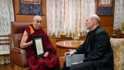 ༧གོང་ས་མཆོག་ལ་ཞི་བདེ་དང་རང་དབང་གི་གཟེངས་རྟགས་འབུལ་བཞེས།