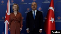 İngiltere Dışişleri Bakanı Liz Truss ve Dışişleri Bakanı Mevlüt Çavuşoğlu