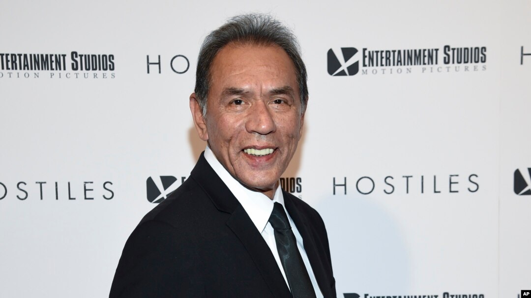 Archivo - El cheroqui Wes Studi fue uno de los actores que recibió un Oscar honorario el domingo en Los Ángeles.