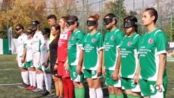 Futbolîstên Astgendar li Enqerê Maça Dostane Encam Didin