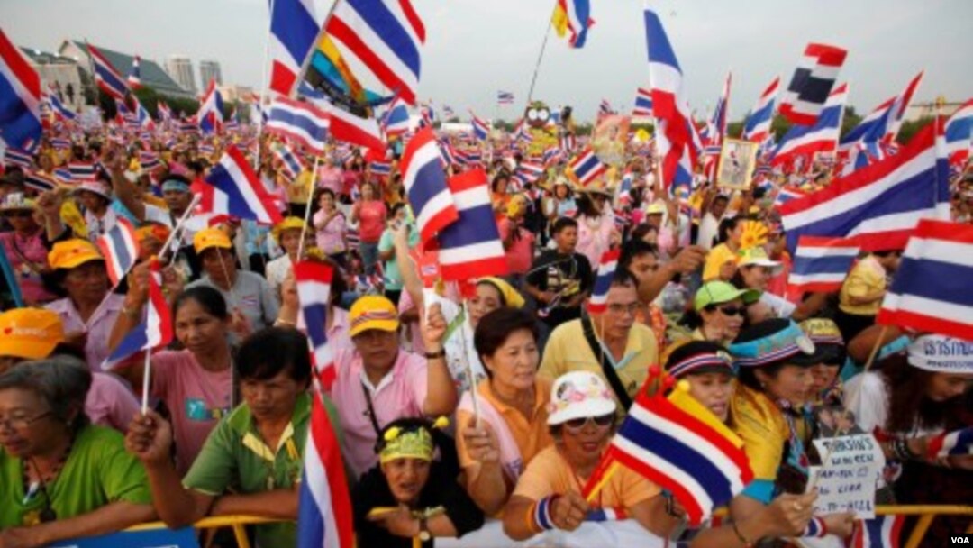 Para demonstran Kaos Kuning saat melakukan protes anti pemerintah di Bangkok tahun 2009 (foto dokumentasi).