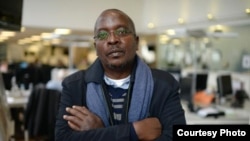 Esdras Ndikumana, journaliste burundais en exil et lauréat du Prix de la presse diplomatique 2015