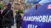 Masyarakat melakukan protes terhadapi Islamofobia, di Toronto, Ontario, Kanada 18 Juni, 2021. (Foto: REUTERS/Alex Filipe)