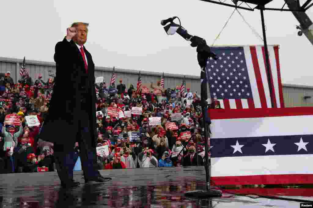 U.S. President Donald Trump holds a campaign event, in Allentown, Pennsylvania, Oct. 26, 2020. 
