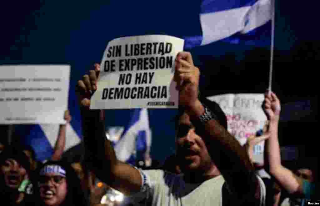 El clamor por libertad de expresión no solo viene de los periodistas; el pueblo nicaragüense también ha protestado contra las restricciones a la información por sentirse directamente afectados, como esta manifestación el 14 de diciembre de 2019.&nbsp;