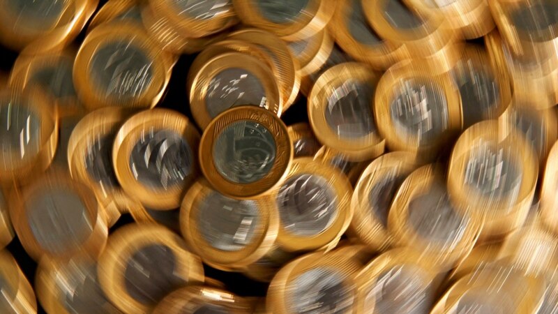 Monedas de América Latina cierran con pérdidas y el dólar sube por temores de recesión global