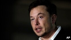 Archivo. El CEO de Tesla y fundador de Boring Company, Elon Musk da una conferencia de prensa el 14 de junio del 2018 en Chicago. 