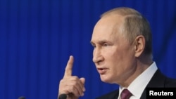 FILE: Russian President Vladimir Putin delivers a speech during the 19th Annual Meeting of the Valdai Discussion Club in Moscow. Taken Oct 27, 2022.