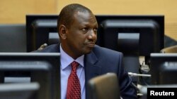 William Ruto saat menghadiri sidang di Mahkamah Kejahatan Internasional Den Haag, Belanda bulan Mei lalu (foto: dok). 