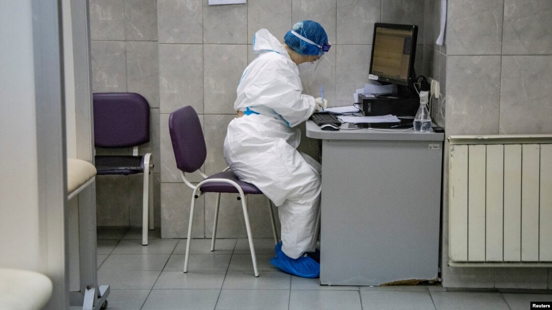 Arhiva - Medicinska radnica u Zemunskoj bolnici (Foto: Rojters, Marko Đurica)
