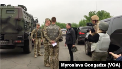 Інформація у російських ЗМІ послідувала за візитом на Донбас спецпредставника США Курта Волкера