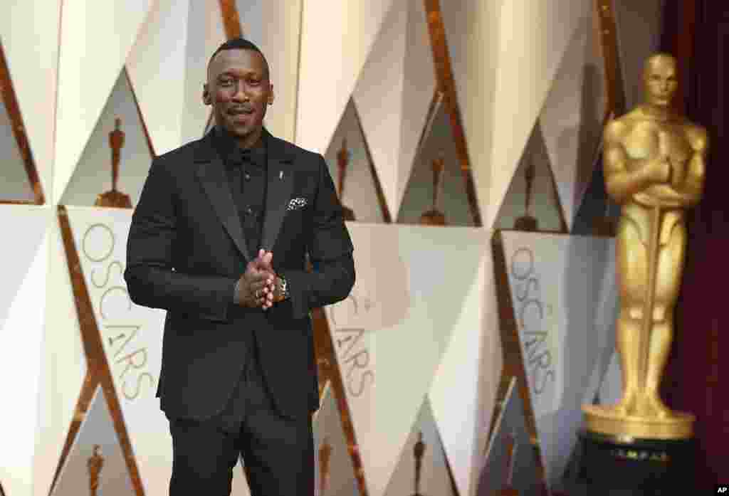 Mahershala Ali arrives at the Oscars on Sunday, Feb. 26, 2017, at the Dolby Theatre in Los Angeles. 