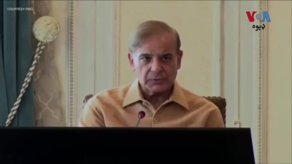 د پاکستان مرکزی بینک وایي مجموعي ملکي قرضې نزدې 70 ټریلینه روپۍ ته زیاتې شوي، اقتصاد پوهان وايي حکومت د قرضو د واپسۍ دپاره نورې قرضې اخلي
