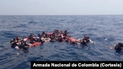 Unas 42 personas fueron rescatados tras el naufragio de una embarcación turística en la que viajaban desde la ciudad colombiana Cartagena hasta una isla en el mar Caribe, el 2 de marzo de 2025.