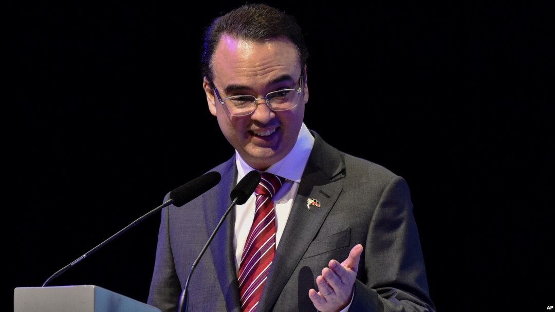 Menteri Luar Negeri Filipina, Peter Cayetano mengusulkan kerjasama ekonomi yang lebih kuat dengan Amerika. 