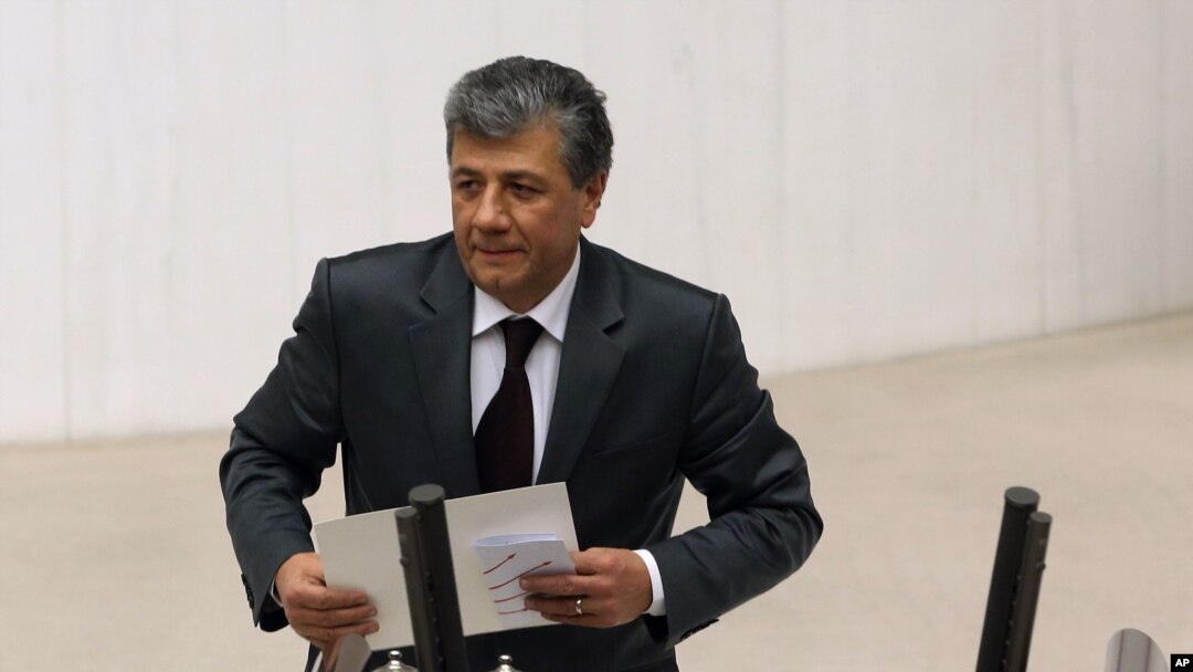 Mustafa Balbay, seorang wartawan Turki terpilih sebagai anggota parlemen setelah dipenjara selama lima tahun di Ankara, Turki, 10 Desember 2013 (Foto: dok). Komite Perlindungan Wartawan (CPJ) menempatkan Turki sebagai negara yang memenjarakan wartawan terbanyak selama dua tahun berturut-turut, Rabu (18/12).