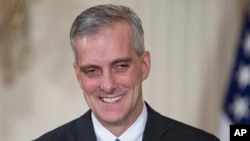 Kepala staf Gedung Putih Denis McDonough mendesak Presiden terpilih Iran untuk mendorong penggunaan tenaga nuklir yang aman (foto: dok). 