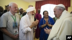 Le pape François assiste à un culte oeucuménique à Nairobi, Kenya. 