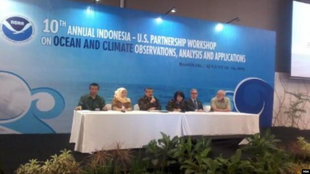 Lokakarya Kemitraan Indonesia-AS mengenai Laut dan Iklim di Bandung, 12-14 Agustus 2015. (VOA/R. Teja Wulan)
