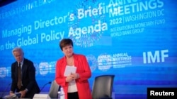 La directora gerente del FMI, Kristalina Georgieva, concluye una conferencia de prensa en la sede del Fondo Monetario Internacional durante las Reuniones Anuales del FMI y el Banco Mundial en Washington, el 13 de octubre de 2022. REUTERS/James Lawler Duggan