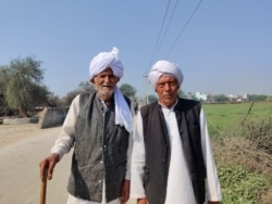 Farmers in the village of Daryapur, India. (Anjana Pasricha/VOA)