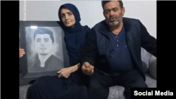 پدر محراب عبدالله‌زاده در ویدیویی که در شبکه‌های اجتماعی منتشر شده، گفته است که «من هر روز منتظر بودم که حکم بی‌گناهی محراب صادر شود.