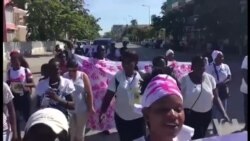 Mulheres nas ruas de Benguela marcham contra violência doméstica